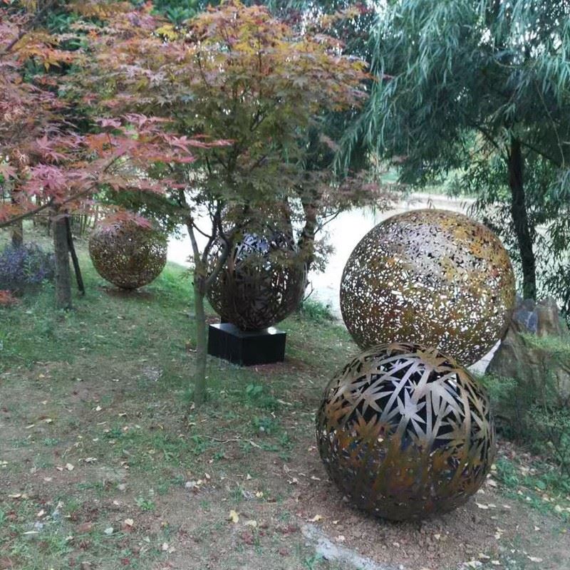 outdoor art sculpture